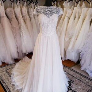 Ella Rosa BE425 Champagne Size 18  Beaded Art Deco Bridal Gown With Sleeves